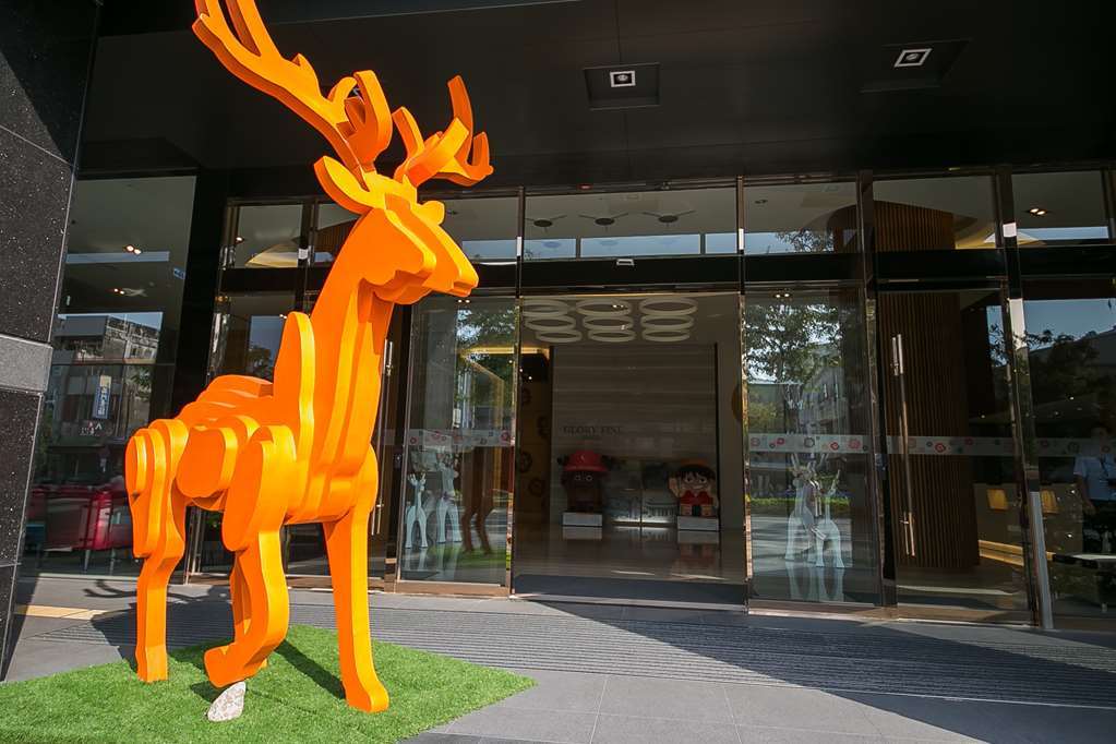 Golden Tulip Glory Fine Hotel Тайнань Экстерьер фото