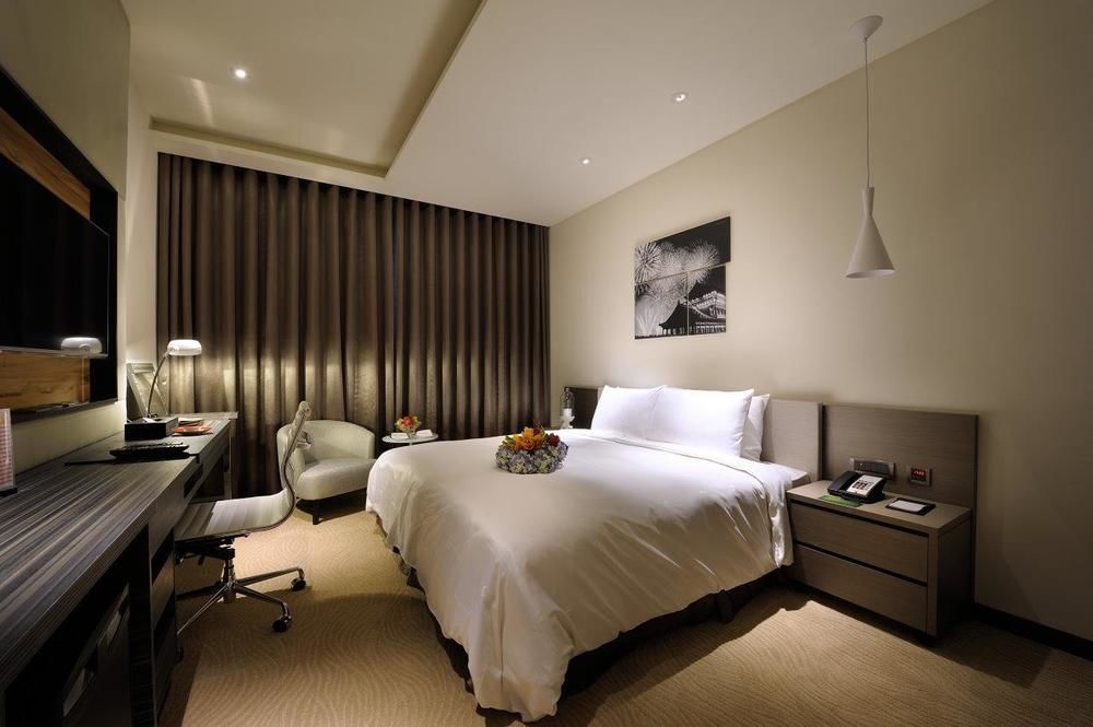 Golden Tulip Glory Fine Hotel Тайнань Экстерьер фото